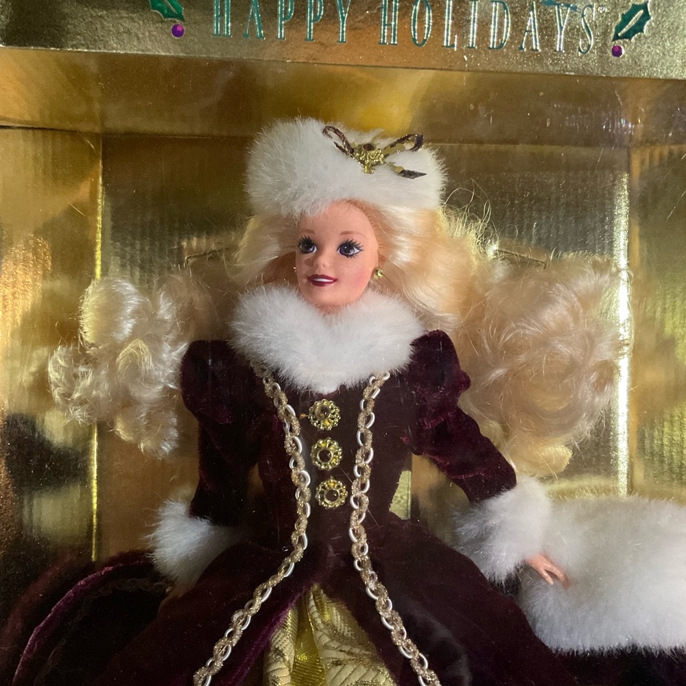 Barbie Vintage 1996 Holiday Burgundy and white fur trim lilac eyes error